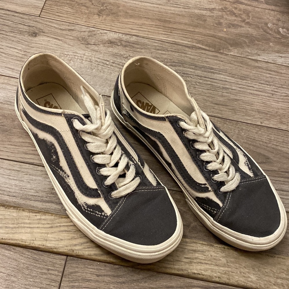 Vans - Picture 2 of 6